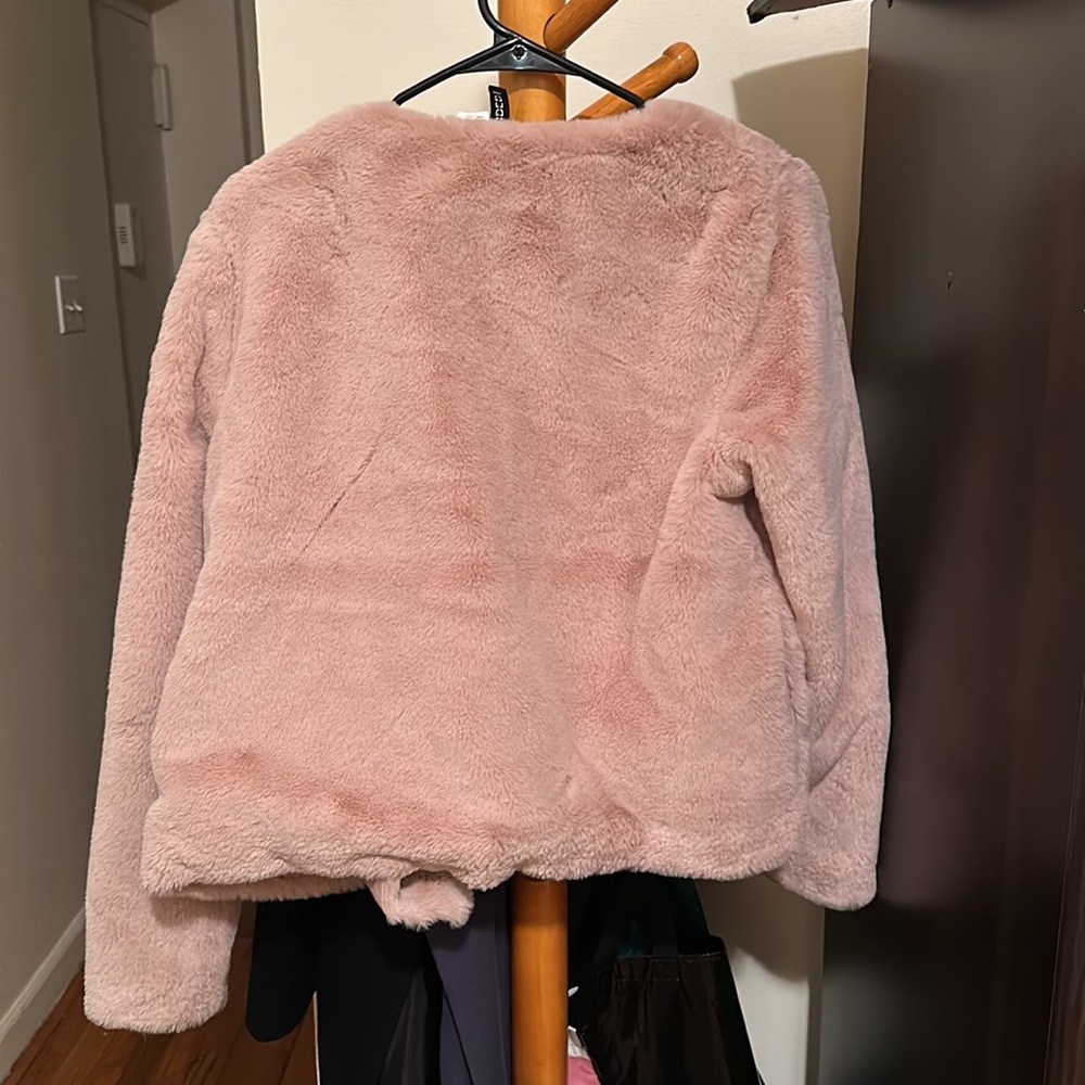 Soft material - Picture 2 of 2